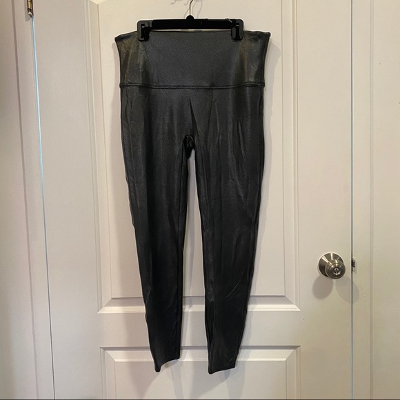 Spanx Faux Leather Croc Leggings in Color Gunmetal - Picture 8 of 8